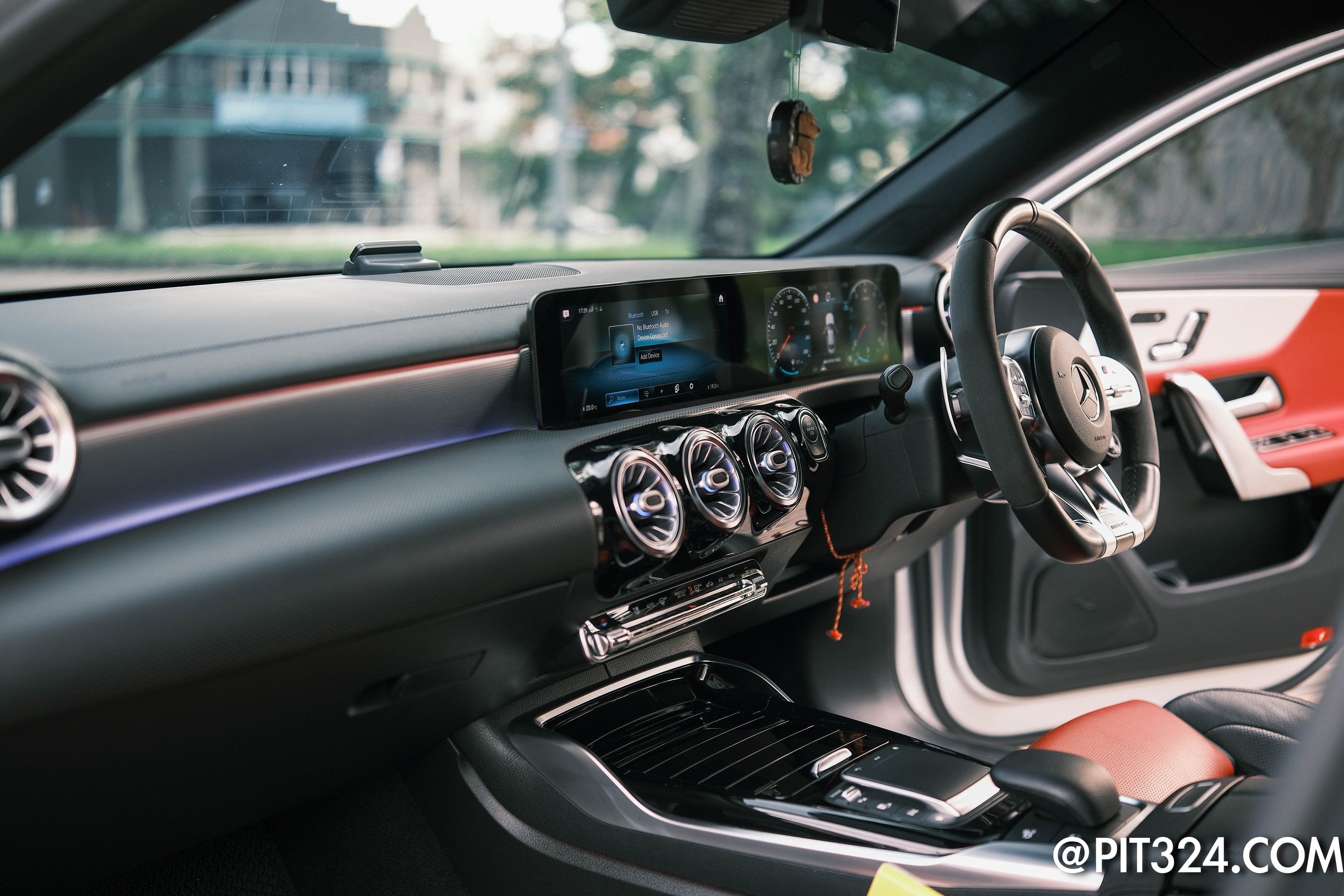MERCEDES-BENZ A35 AMG 4MATIC