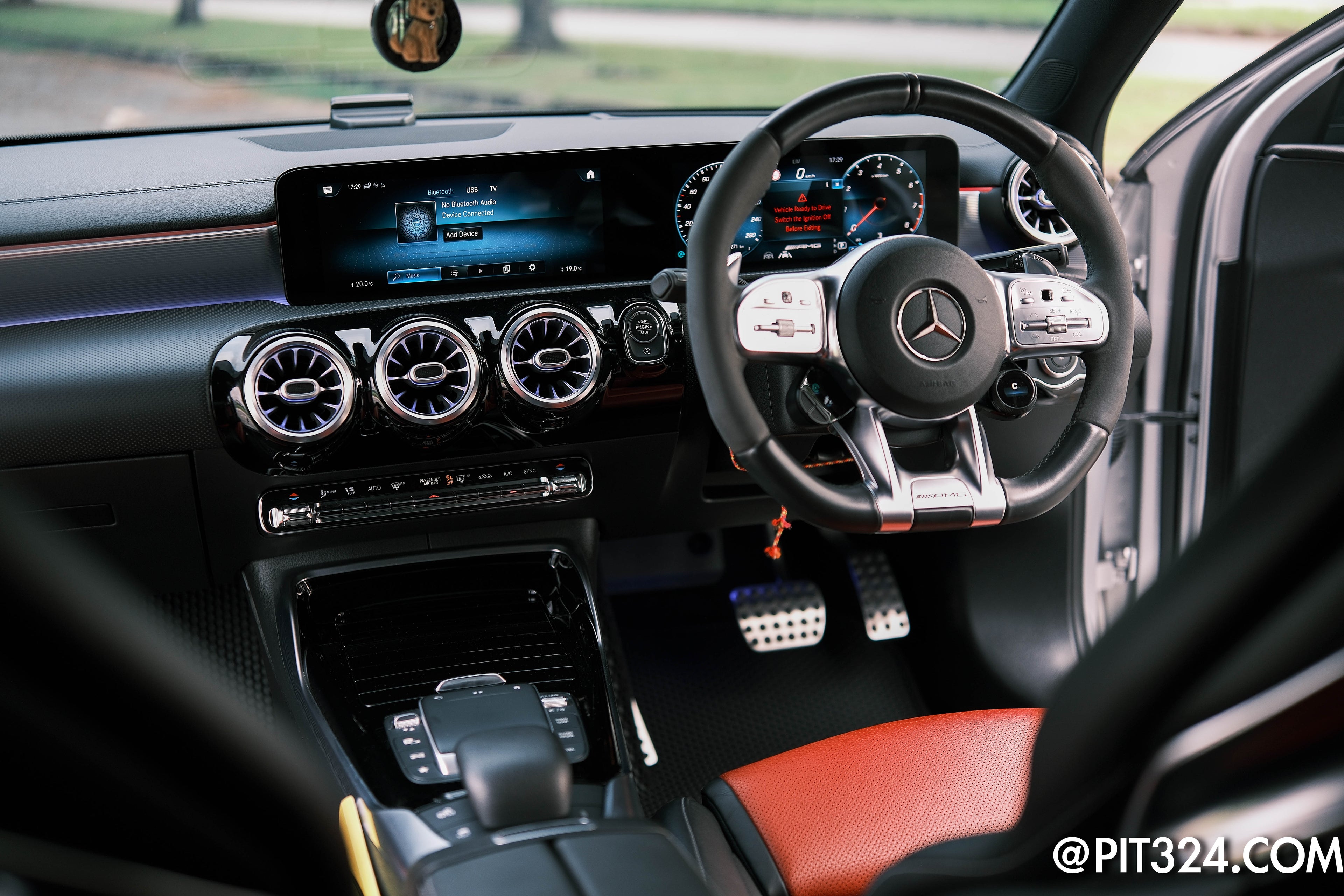 MERCEDES-BENZ A35 AMG 4MATIC