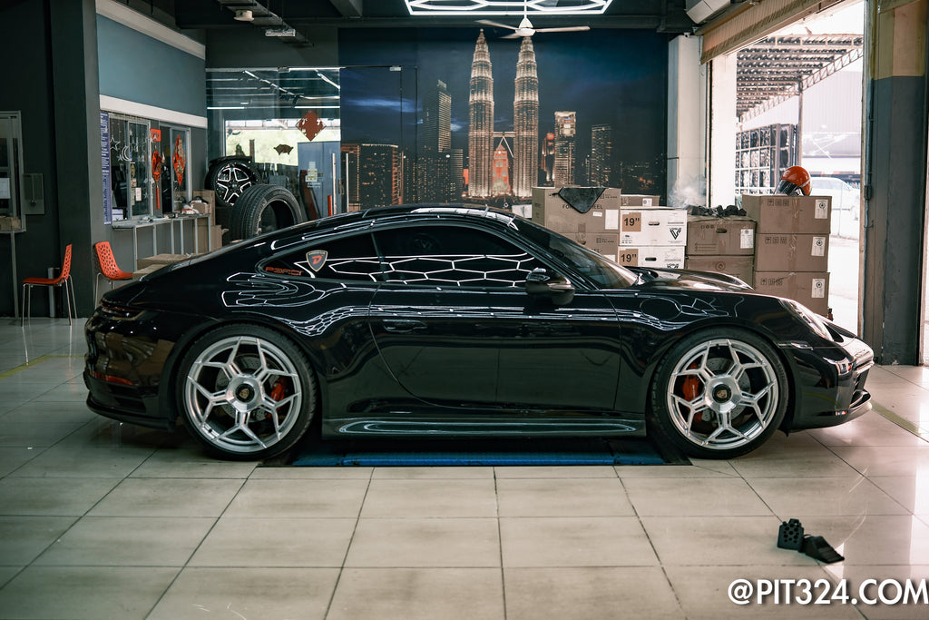 PORSCHE 911 CARRERA 4S (992)