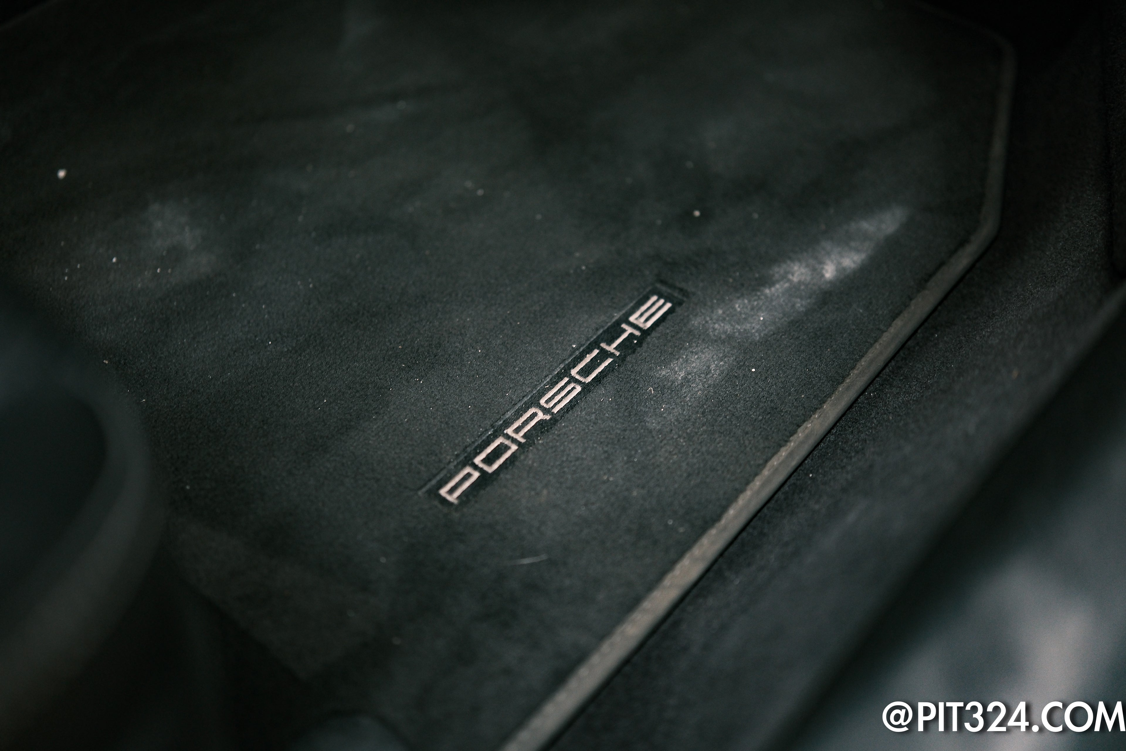 PORSCHE 911 CARRERA 4S (992)