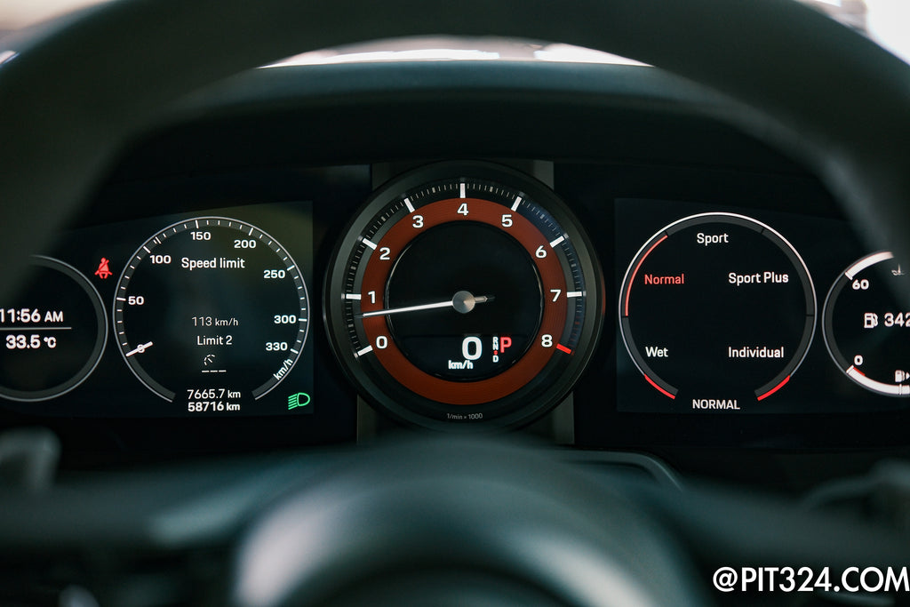 PORSCHE 911 CARRERA 4S (992)