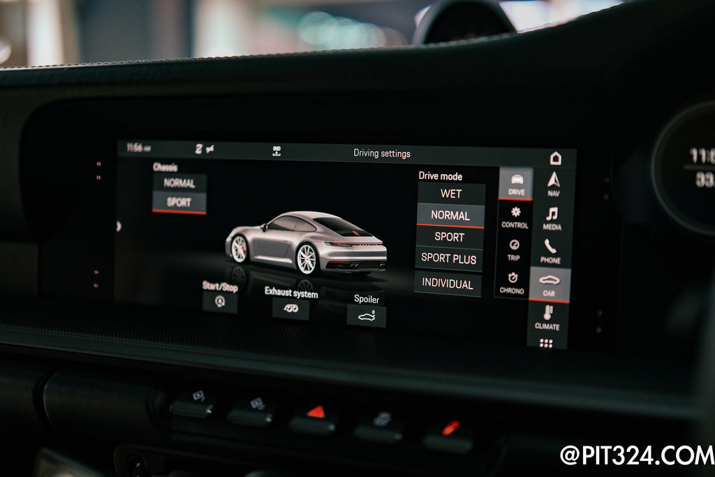 PORSCHE 911 CARRERA 4S (992)